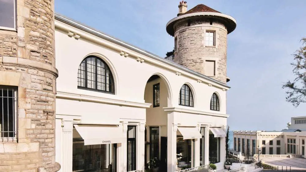 Chanel's Biarritz Homecoming: Inside Blazy’s Cruise 2027, the Villa de Larralde Revival and a Strategy for Controlled Growth