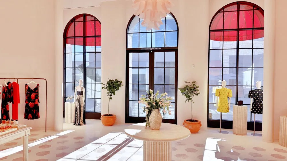 Carolina Herrera Debuts First Full-Line West Coast Boutique in La Jolla, Showcasing Spring 2026 Runway and New Handbag Line