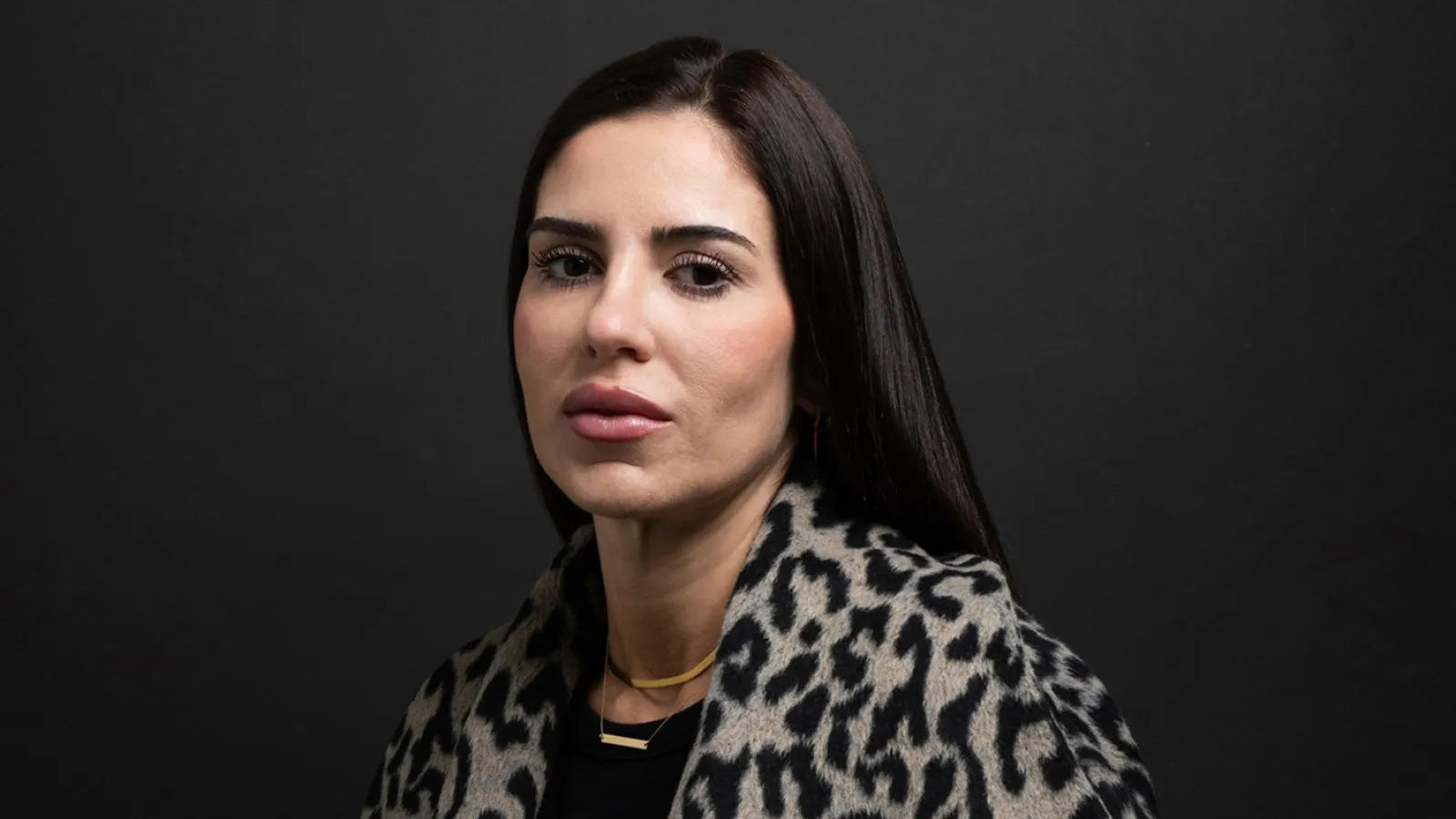 How a Suburban Cat Burglar Turned Her Life Into a Social-Media Hustle: The Jennifer Gomez Story
