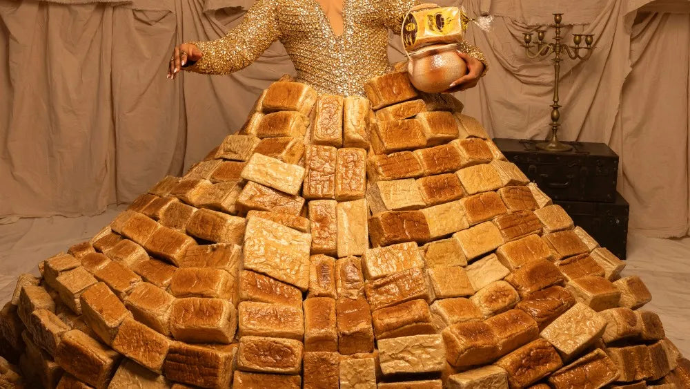 Bread on the Red Carpet: How Toyin Lawani Turned 500 Loaves into a Global Branding Moment