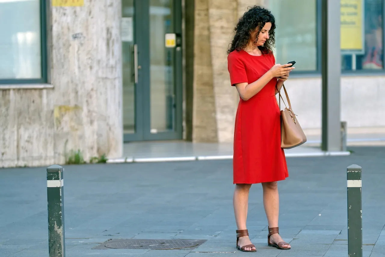 How to Buy Authentic Luxury Handbags Online: Authentication Signals, Trusted Sellers, and a Practical Buyer Checklist