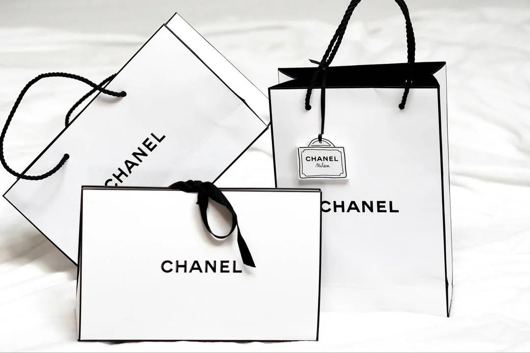 Luxury Enters a New Phase: Stabilisation, Selective Growth and the Rise of Experience and Jewellery — Kearney’s 2026 Outlook