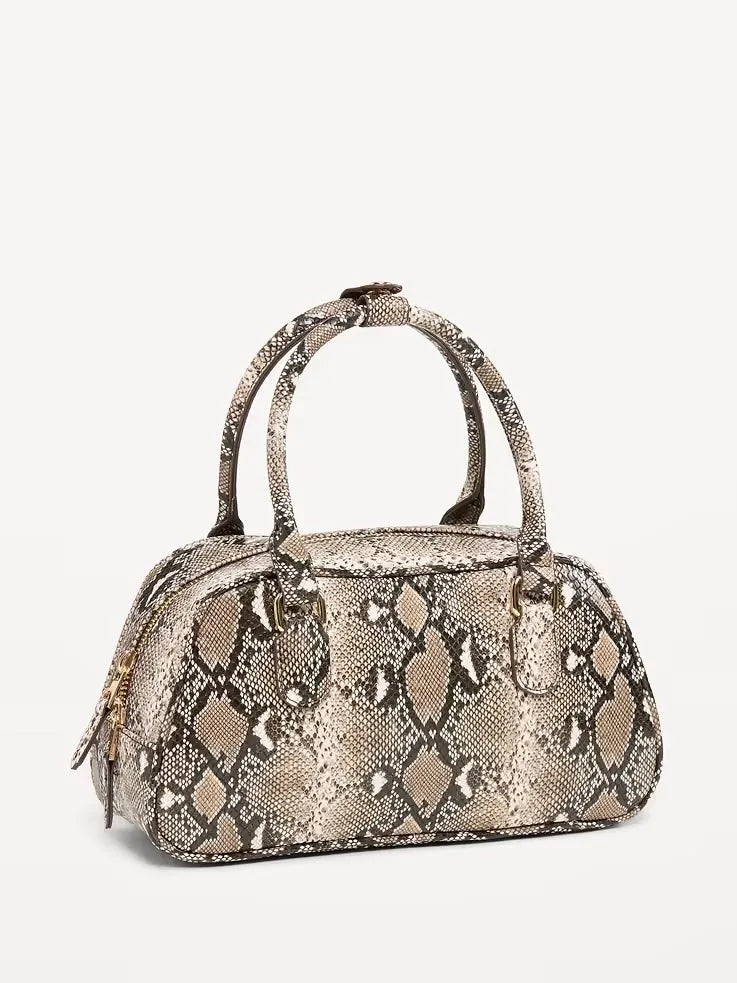 The Handbag Trend That Effortlessly Transitions From Summer To Fall